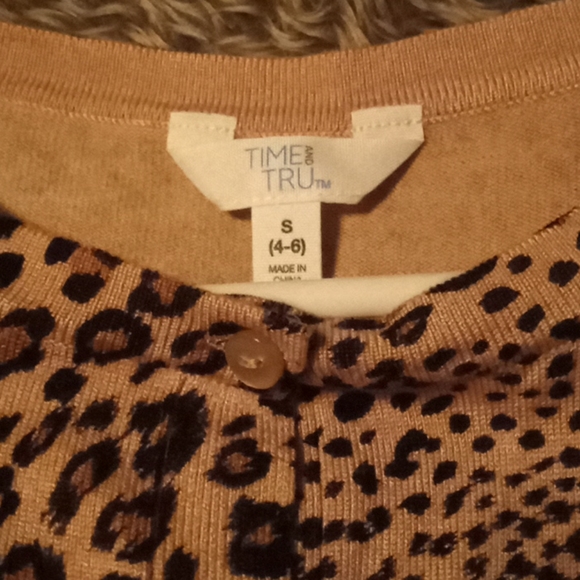 Woman's cheetah light sweater - Picture 5 of 5